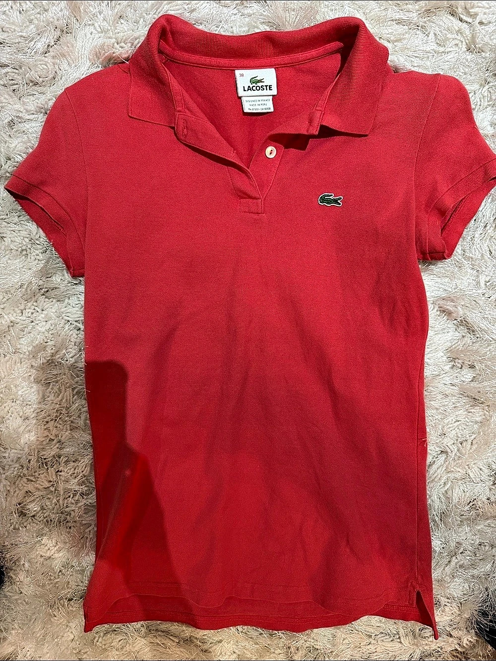 Lacoste Women's Classic Short Sleeve Piqué Polo Shirt Coral color. Size Small